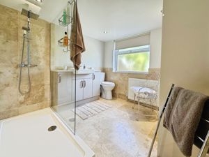 En Suite- click for photo gallery